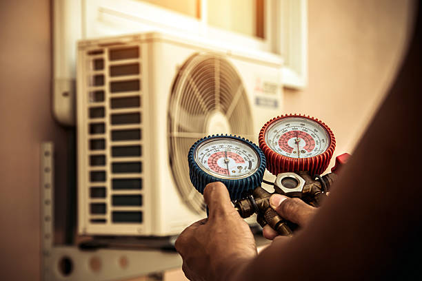 Professional Hvac Maintenance technician working in Castle Point, MO
